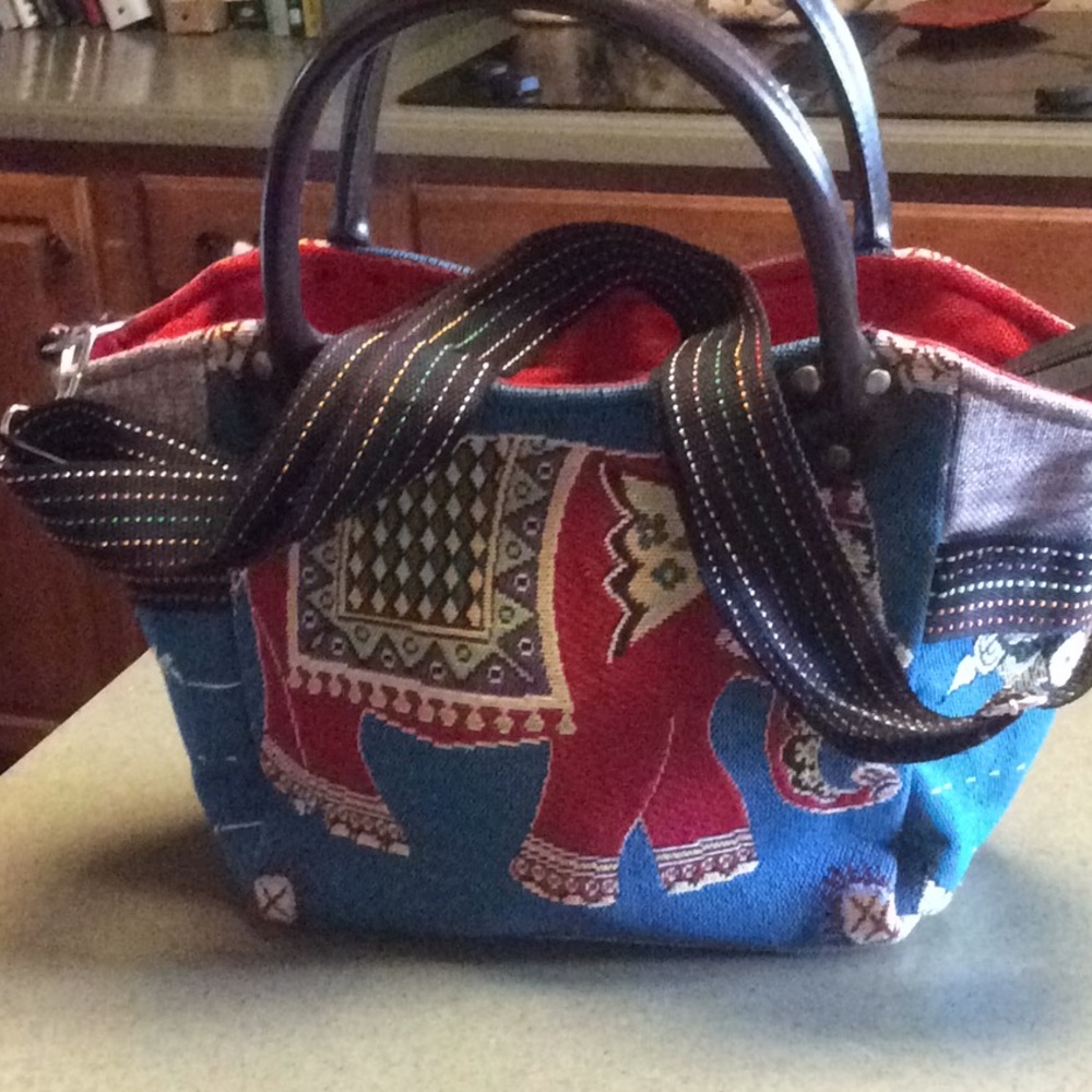 Purse - Picture 2 of 4